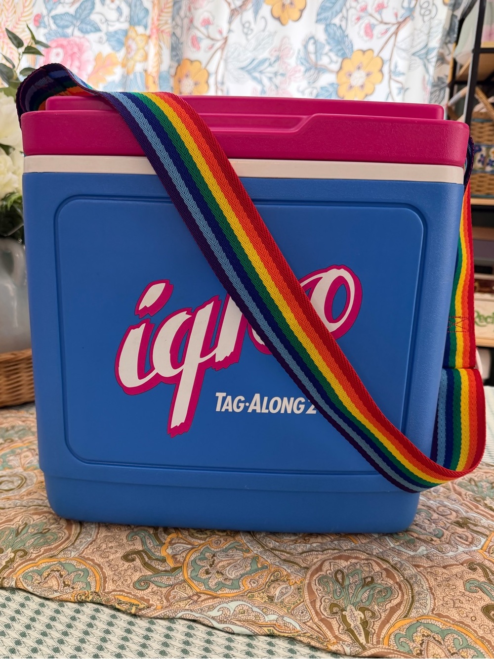 Vintage 1992 Igloo Tag-Along 24 Cooler Pink Blue Rainbow Strap Retro W/ Cup Hold